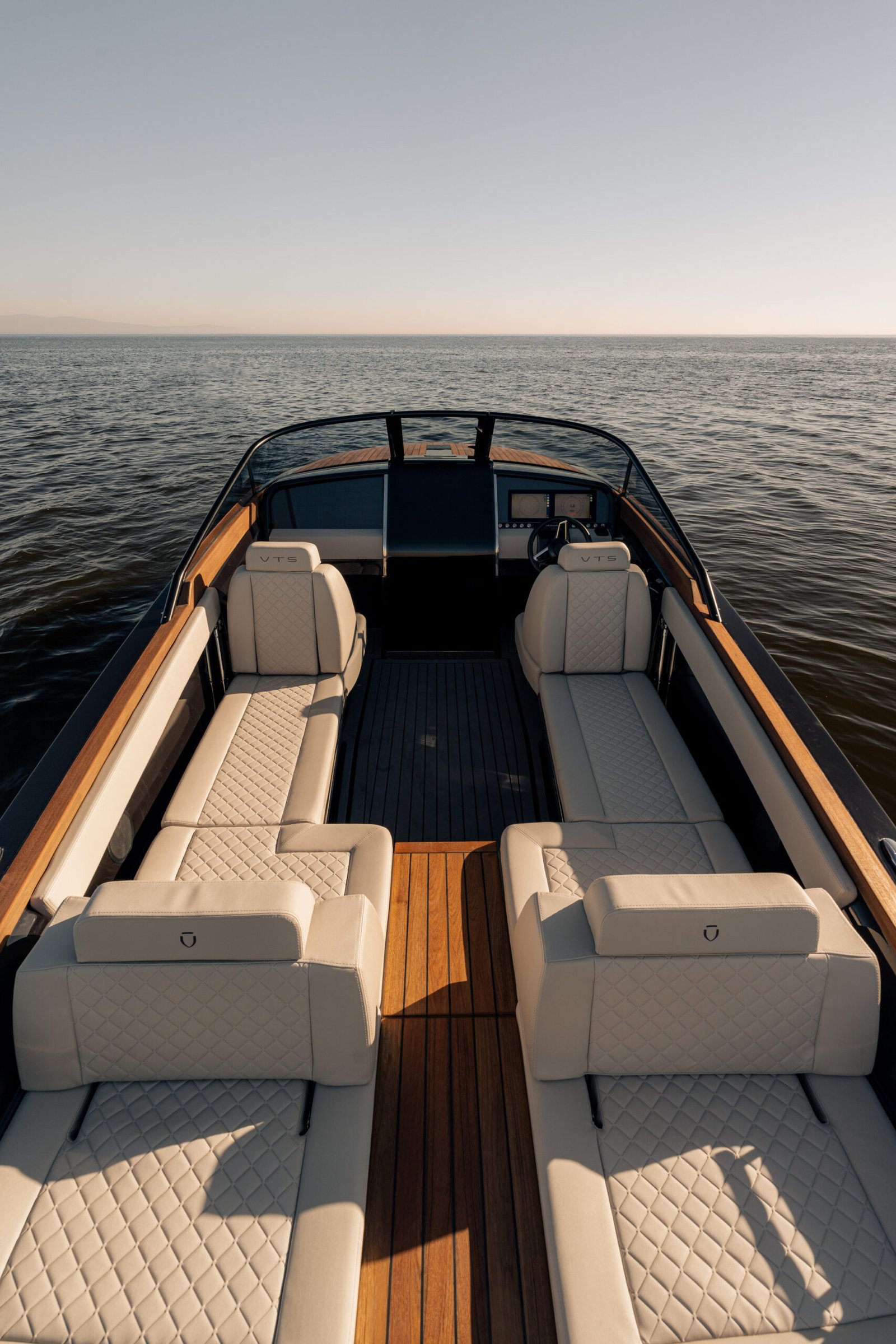 Barco Celestic